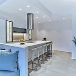Blue Mare Apartment